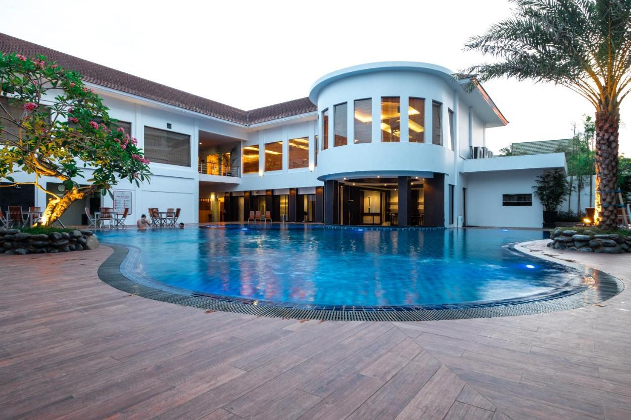 Rattan Inn Hotel Banjarmasin  Exterior foto